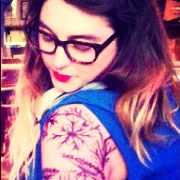 Meet your Posher, Emily - Picture 5 of 8